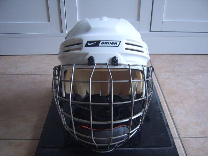 Free Shipping-Excellent Condition Nike Bauer NBH4500 Hockey Helmet sz Senior Extra Large White