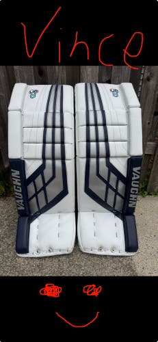LIKE NEW 32" Vaughn Velocity VE8 Goalie Leg Pads