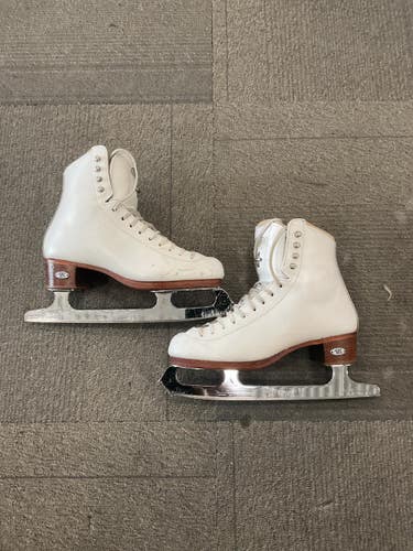 Used Riedell BRONZE STAR WomensFigure Skate White Senior 5 11614-S000244293