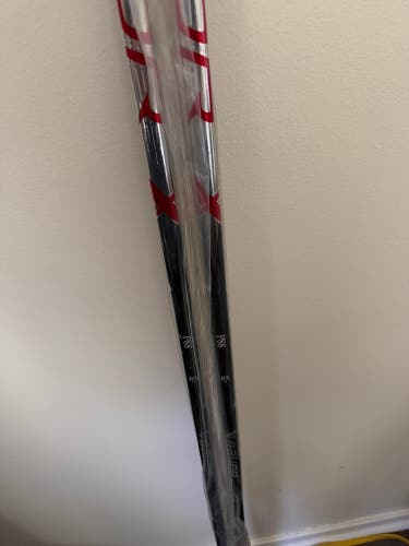 Intermediate Bauer Vapor Team Stock Left Handed Stick P88 65 Flex (New) 2 sticks