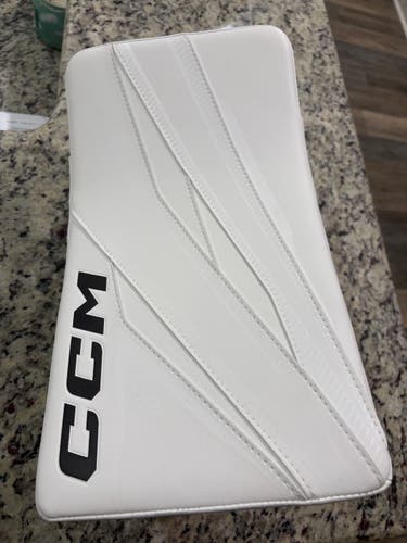 CCM Axis XF Regular (New)