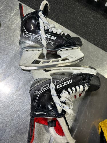 Bauer Vapor X3.7 Hockey Skates Size 6.5 (Used)