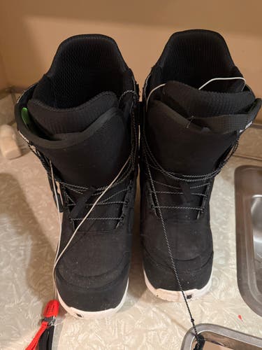 Men's Size M 11.5 (W 12.5) Burton Imprint 3 Snowboard Boots (Used)