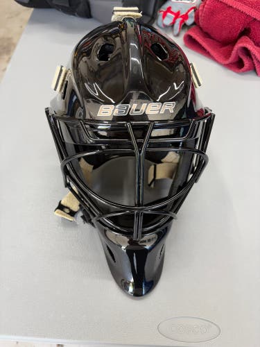 Senior Medium Bauer NME One Goalie Mask (Used)