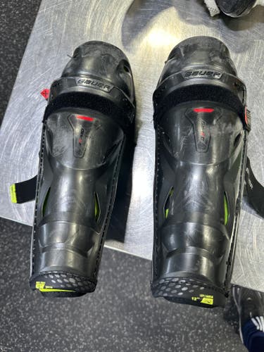 Junior Bauer Vapor 3X Pro 12" Shin Pads (Used)