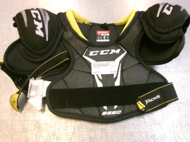 Used CCM 9550 Youth Shoulder Pads MD 11339-S000207000
