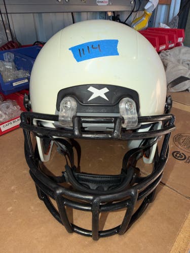 USED XENITH X2E+ YOUTH FOOTBALL HELMET - LARGE - WHITE