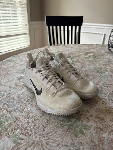 White Unisex Size M 6.0 (W 7.0) Adult Nike Mid Top (Used)