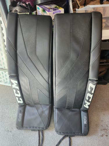 34" CCM Axis 1.9 Goalie Leg Pads (Used)