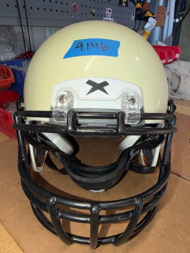 USED XENITH X2E+ YOUTH FOOTBALL HELMET - LARGE - WHITE
