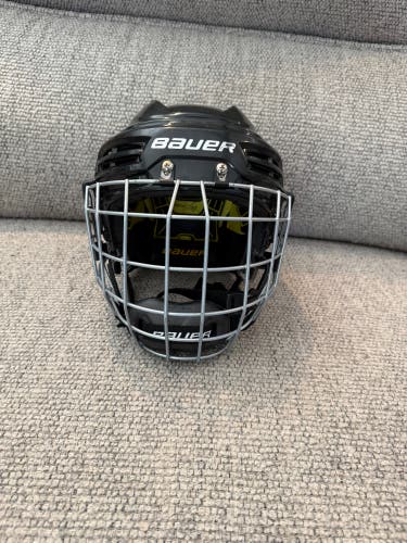 Small Bauer Re-Akt 100 Helmet (Used)