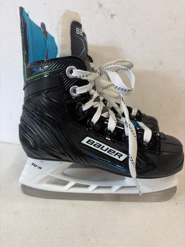 Black Bauer XLP Hockey Skates Regular Width 12 (Used)