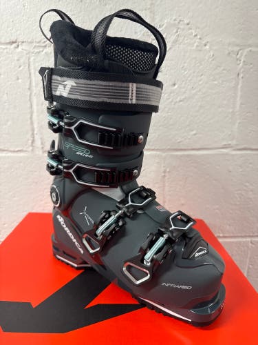 New in Box Mondo 23.5 Women's Nordica SpeedMachine 3 105 W women’s All Mountain Ski Boots