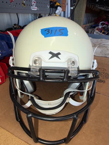 USED XENITH X2E+ YOUTH FOOTBALL HELMET - LARGE - WHITE