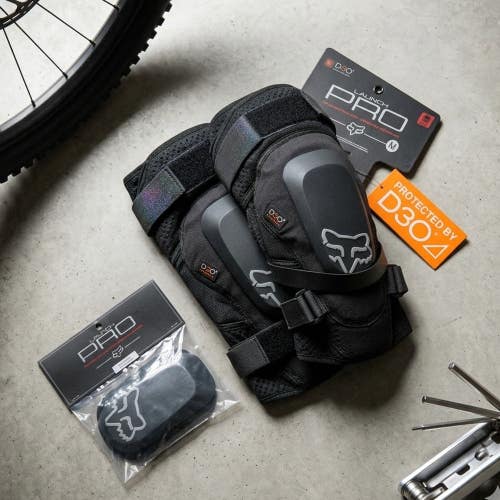 NWT Fox Racing Launch Pro D3O Knee Guards Size Small S + Caps Bundle SOLD OUT