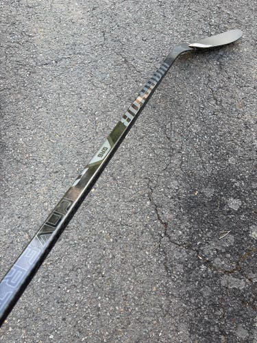 Warrior Covert QR6 Hockey Stick | Right Handed | 70 Flex W28