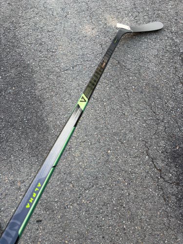 Warrior Alpha LX3 Hockey Stick | Right Handed | 70 Flex W03