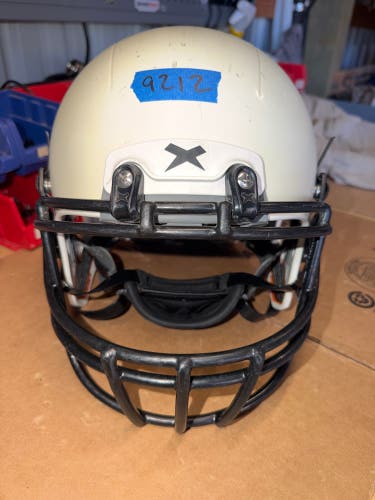 USED XENITH X2E+ YOUTH FOOTBALL HELMET - LARGE - WHITE