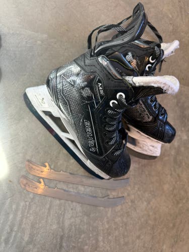 Black 2024 Bauer Supreme M50 Pro Hockey Skates Size 4 Fit (Used)