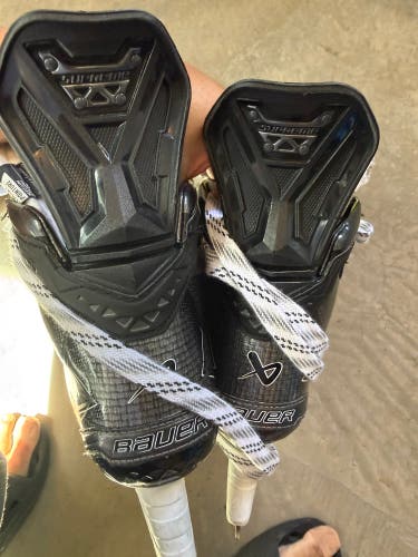 Black 2024 Bauer Supreme M50 Pro Hockey Skates 6.5 (Used)