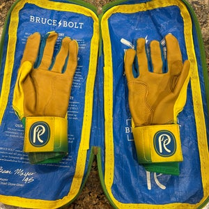 Small Creator Series Batting Gloves (Used)
