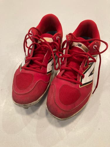 Red Men's Size M 9.0 (W 10.0) Adult New Balance Low Top Molded Cleats (Used)