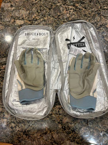Small Creator Series Batting Gloves (Used)