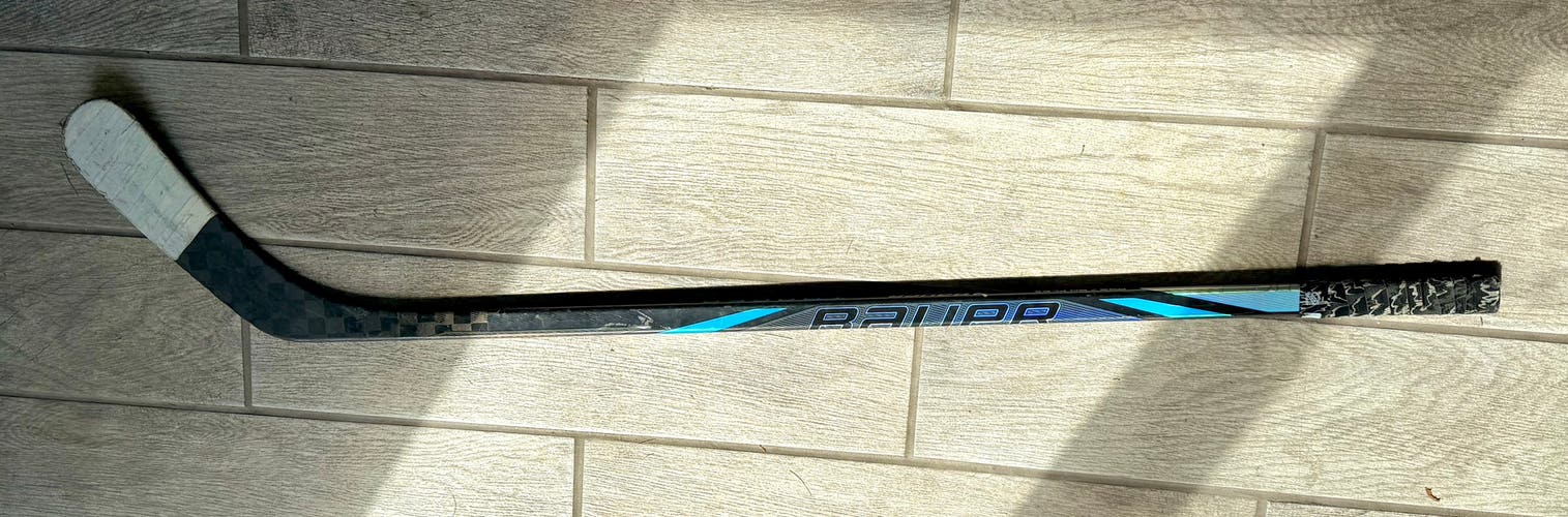 Youth Bauer Nexus Tracer Right Handed Hockey Stick P92 Less Than 30 Flex (Used)
