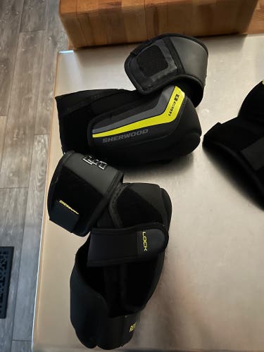 Senior Large Sher-Wood Rekker Legend 2 Elbow Pads (Used)