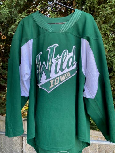 Green Size 56 Men's CCM Jersey (Used)