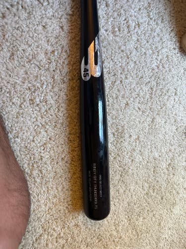 B45 Bat 32 oz 34" (Used)