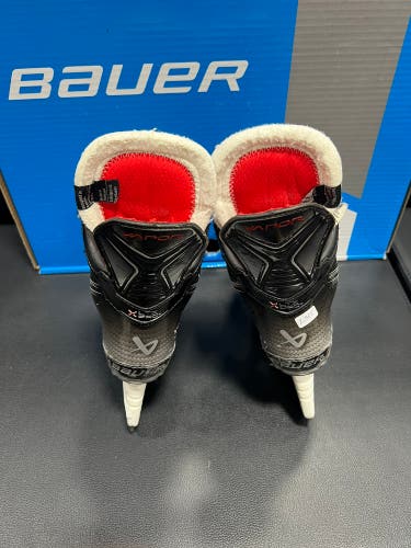 Bauer Vapor XLTX Pro+ Hockey Skates Extra Wide Width Size 2.5 (Used)