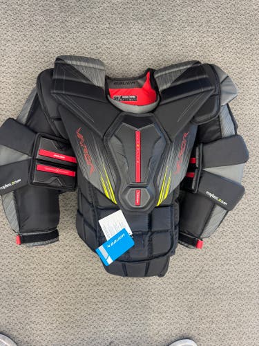 Medium Bauer Vapor Hyperlite 2 Goalie Chest Protector (New)