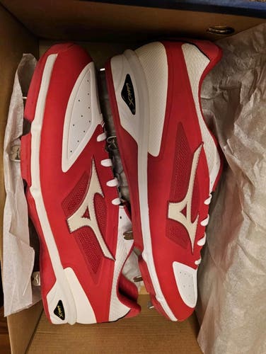 Red Men's Size M 14.0 (W 15.0) Adult Mizuno Low Top (New)