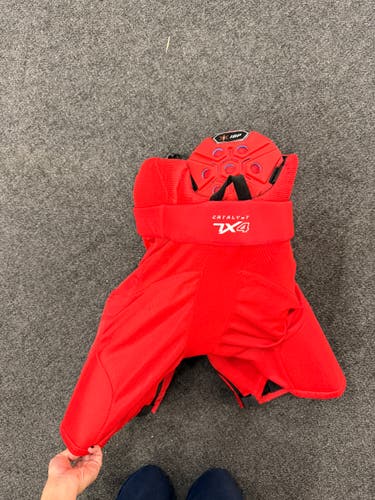 True Catalyst 7x4 Red Junior Large Hockey Pants (New)