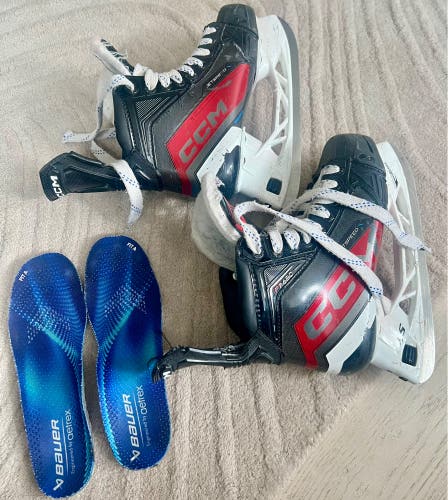 2023 CCM JetSpeed FT680 Hockey Skates Regular Width Size 4.5 (Used)
