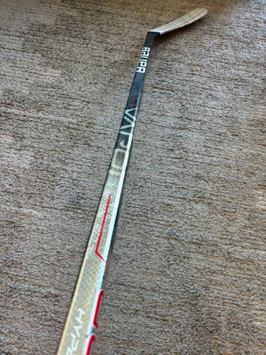 Junior Bauer Vapor Hyperlite Hockey Stick Right Handed P92 50 Flex (Used)