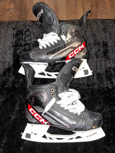 Black 2022 CCM AS-V Pro Hockey Skates Regular Width Pro Stock 9 (Used)