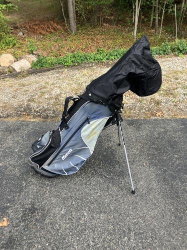 Mizuno Aerolite Golf Bag Carry Stand Bag Blue & Black + Rain Hood & Towel