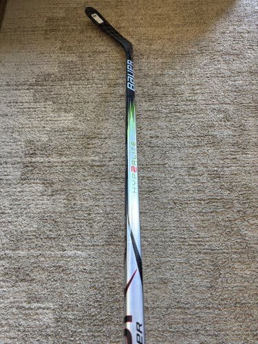 Intermediate Bauer Vapor Hyperlite 2 Hockey Stick Left Hand P92 55 Flex (New)