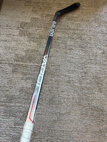 Junior Bauer Vapor Hyperlite Hockey Stick Right Hand P92 40 Flex (Used)