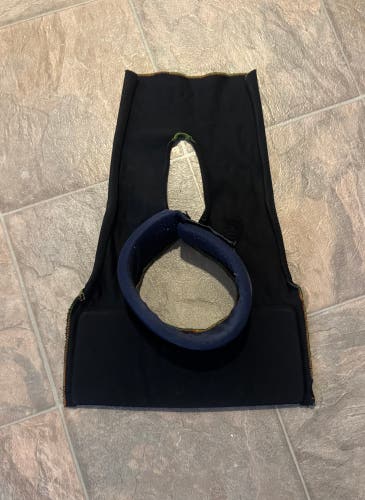 Goalie Neck Guard (Maltese - Custom) - Senior