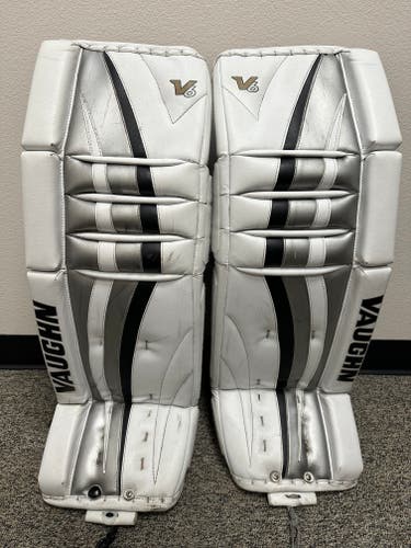 33" Vaughn Velocity V6 Goalie Leg Pads (Used)