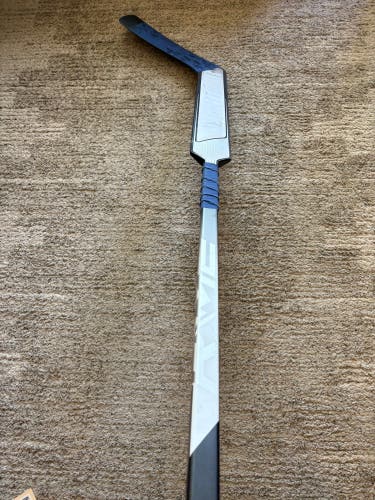 Intermediate Warrior Ritual M2E Goalie Stick Regular 23.5" Paddle (Used)