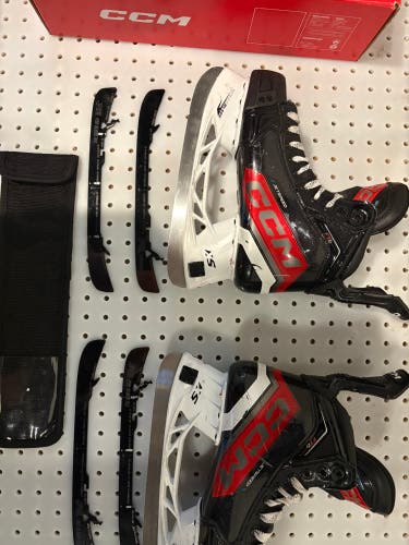 Black 2023 CCM JetSpeed FT6 Hockey Skates Regular Width 6.5 (Used)