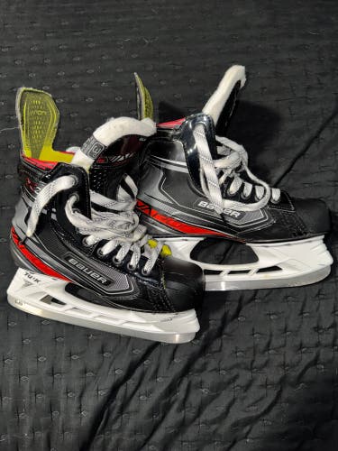2019 Bauer Vapor X2.9 Hockey Skates Regular Width Size 3 (Used)