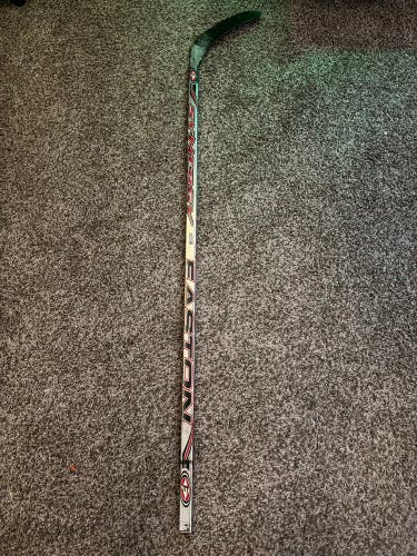 Senior Easton Synergy SE Left Hand Hockey Stick Heel Pattern 80 Flex Pro Stock (Used)