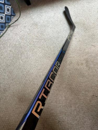 Intermediate CCM Ribcor Trigger 9 Left Hand Hockey Stick P29 65 Flex (Barely Used)