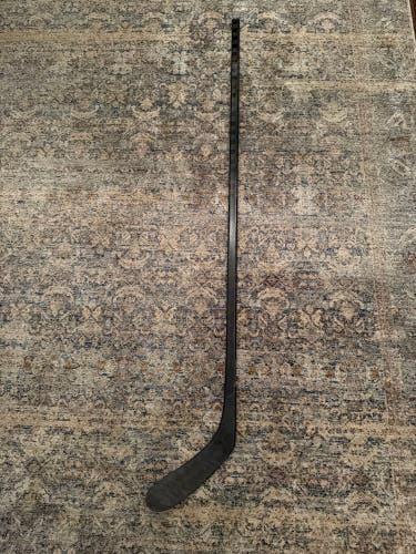 Senior Extra Lite Right Handed Hockey Stick P28 75 Flex Pro Stock (Used)