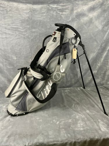 Gray Men's Titleist Bag (Used)